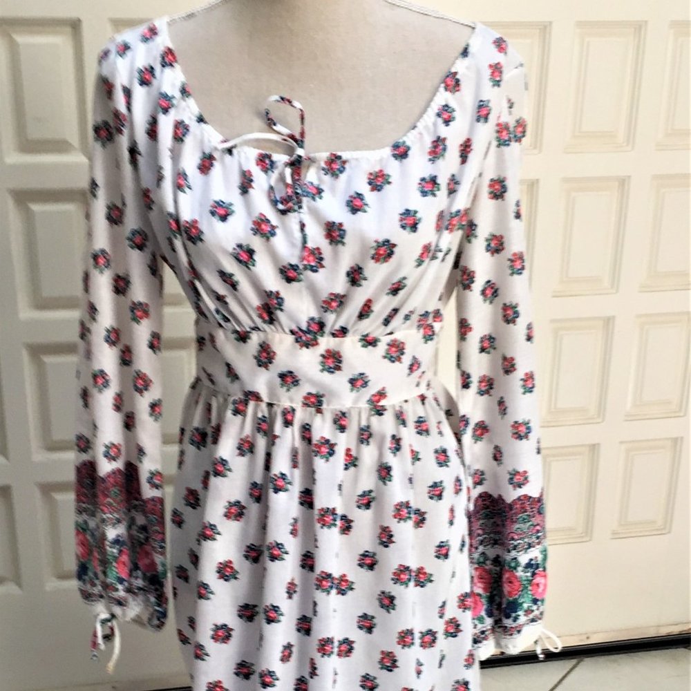 SAKS White Floral MAXI Ruffle Dress, Excellent